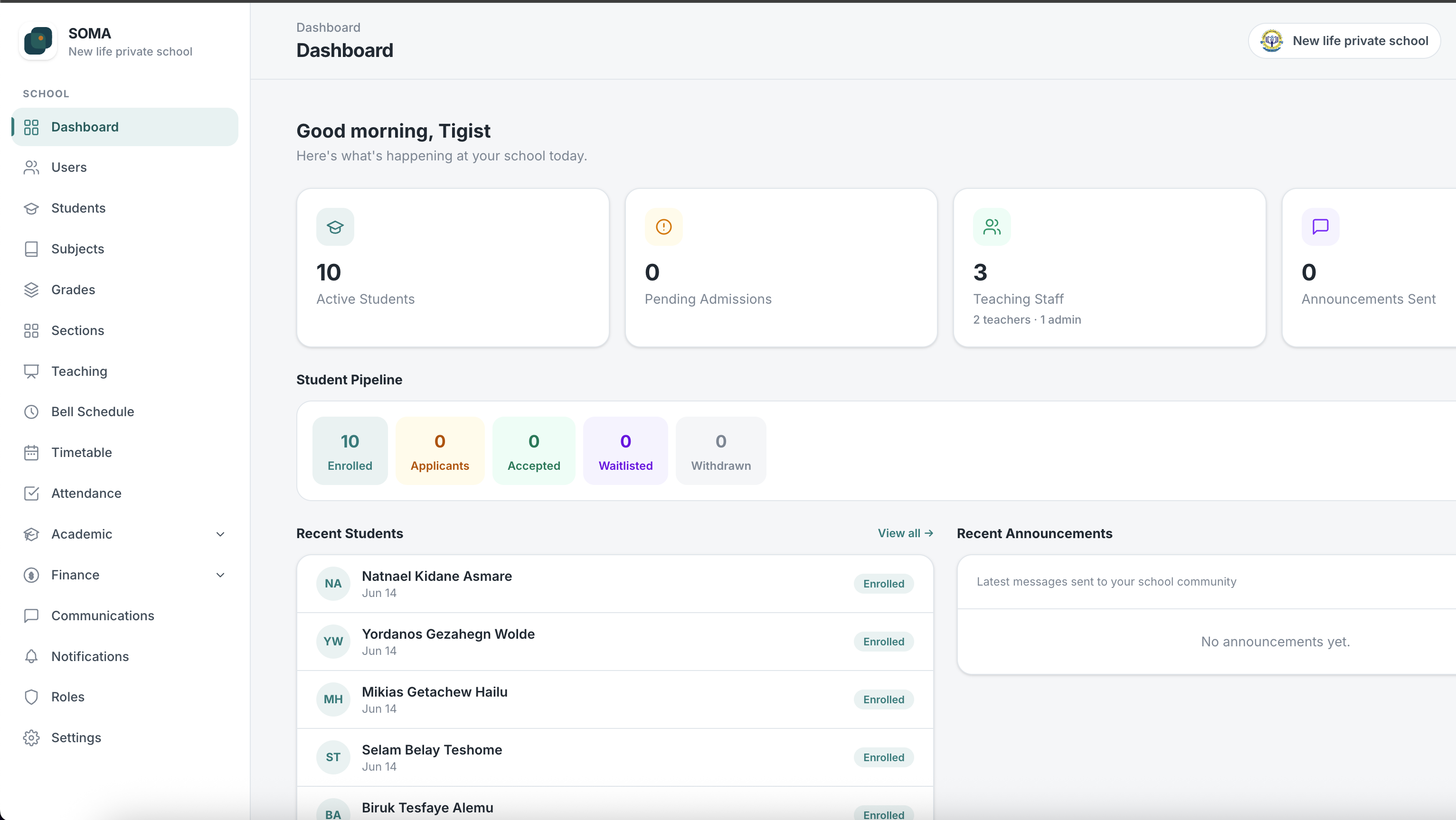 SOMA school management dashboard showing enrolled students, admissions pipeline, and recent activity